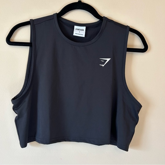 Gymshark Tops - Gymshark crop top medium